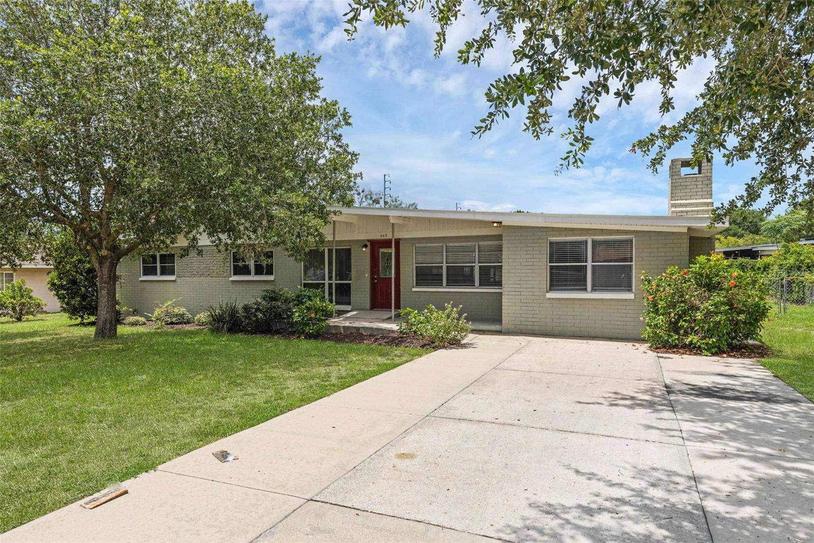 Eustis, FL 32726,203 E LAKEVIEW AVE