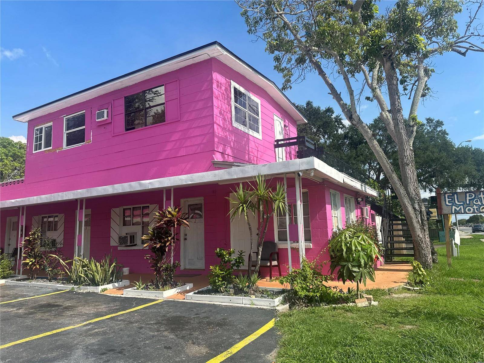 St Petersburg, FL 33702,6733 4TH ST N
