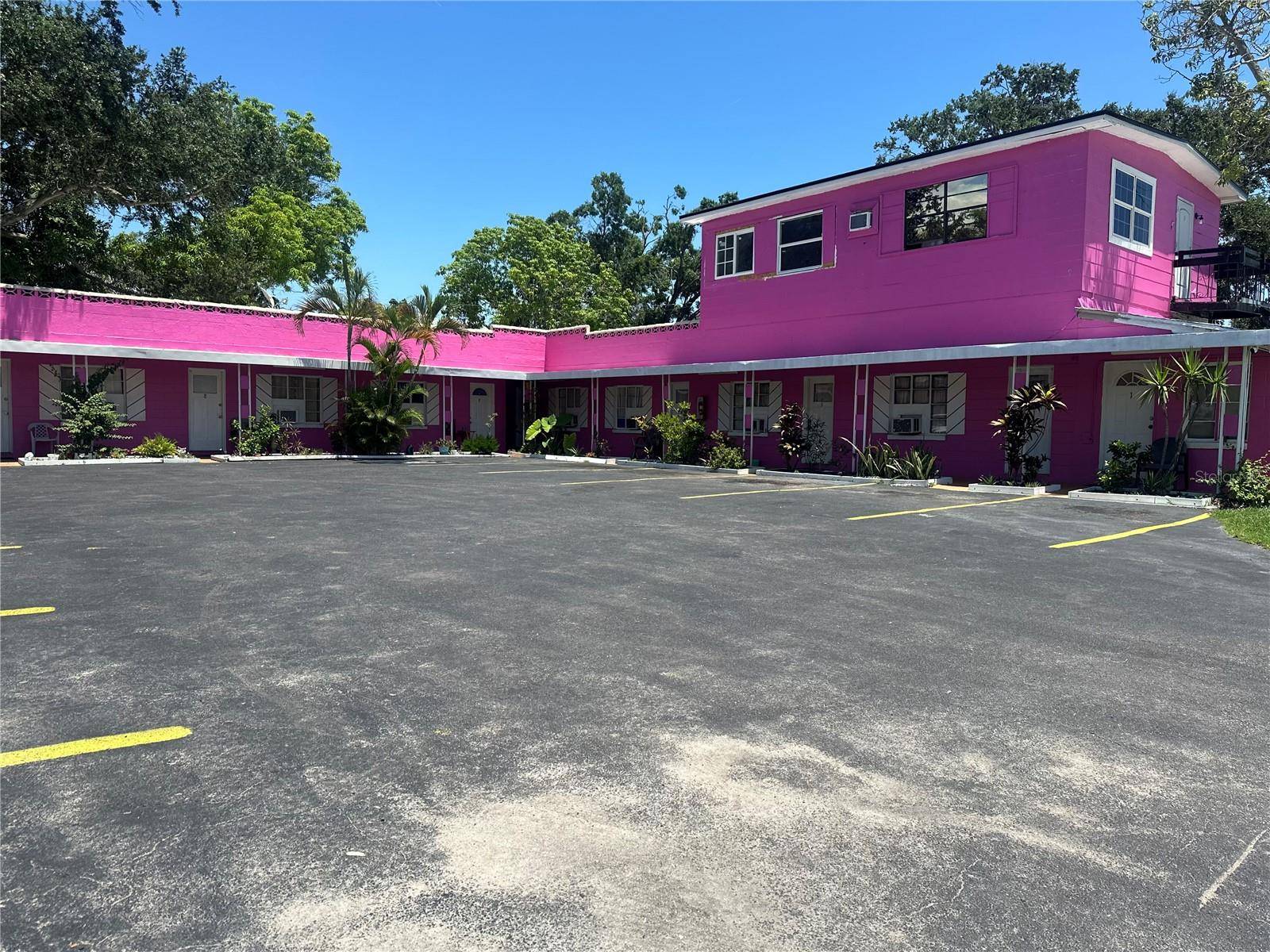 St Petersburg, FL 33702,6733 4TH ST N
