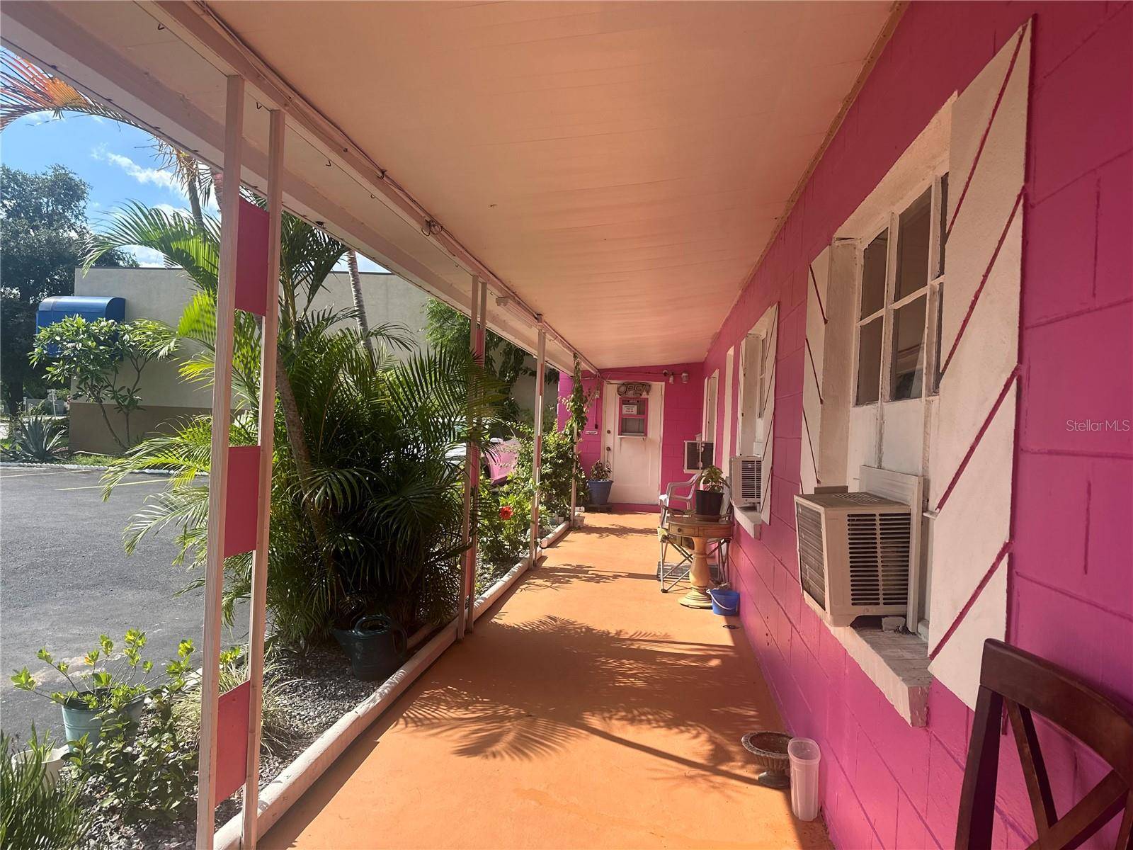 St Petersburg, FL 33702,6733 4TH ST N
