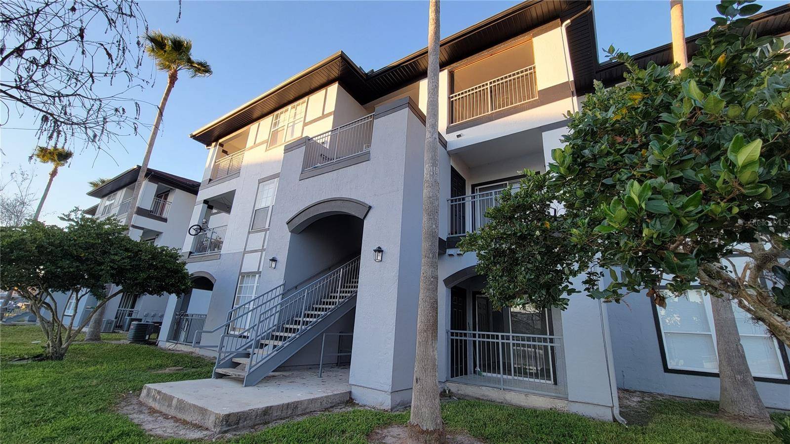 Orlando, FL 32839,3702 PALM DESERT LN #5427