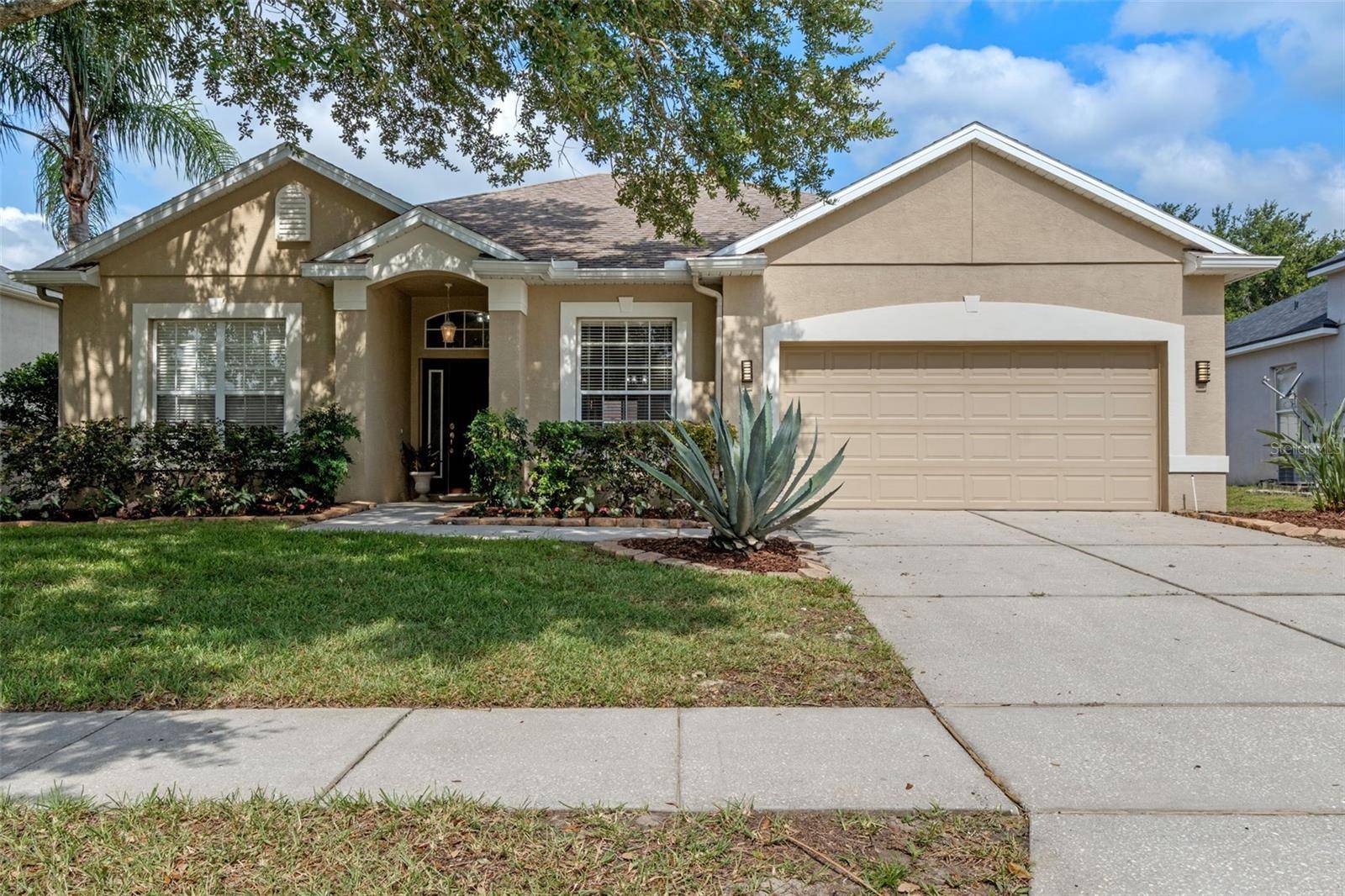 Oviedo, FL 32765,5226 SMOKEY WATER LN
