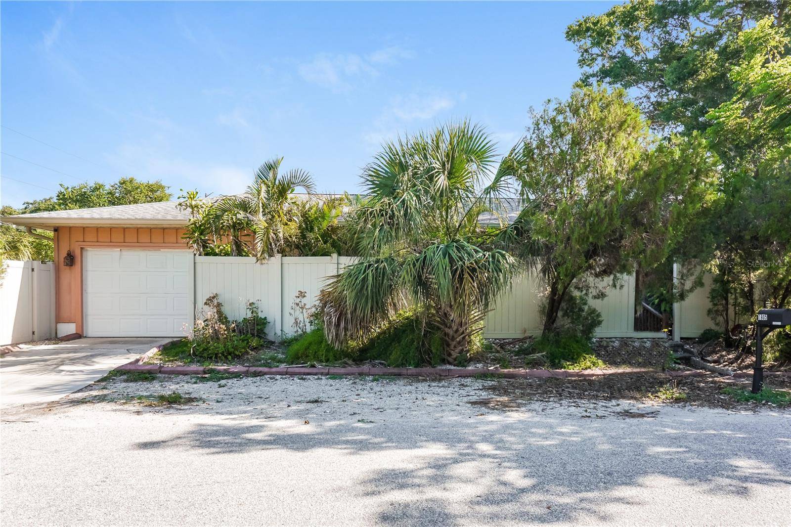 Sarasota, FL 34231,1805 WHARF RD