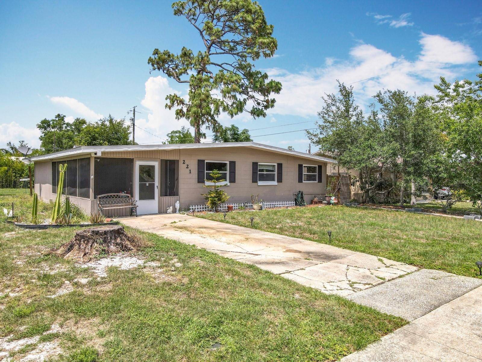 Casselberry, FL 32707,221 GOLDEN DAYS DR