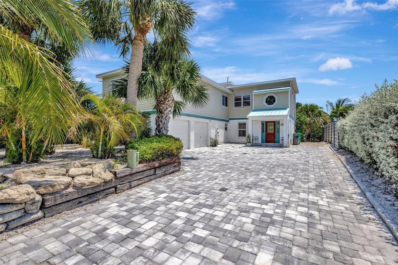 Hutchinson Island, FL 34949,217 MARINA DRIVE