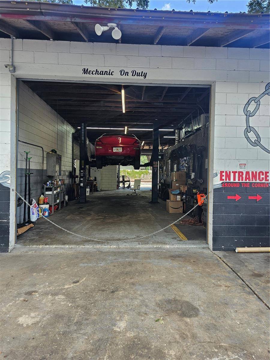 Sanford, FL 32771,855 E 25TH ST