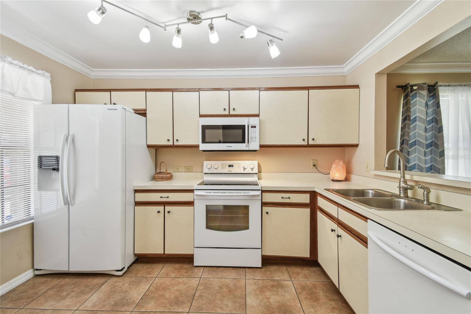 Sanford, FL 32773,145 LAKESIDE CIR