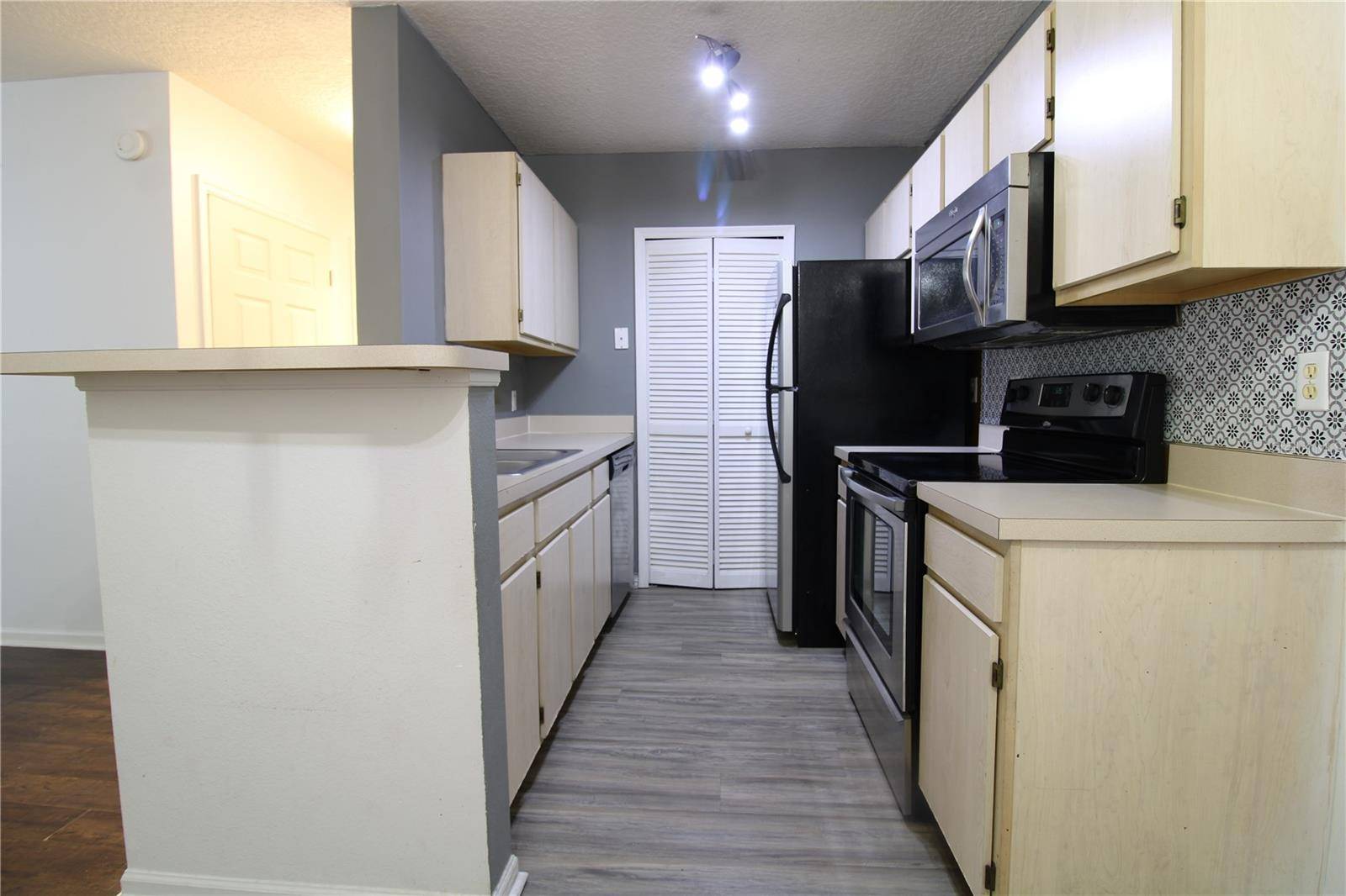 Orlando, FL 32811,4348 S KIRKMAN RD #813