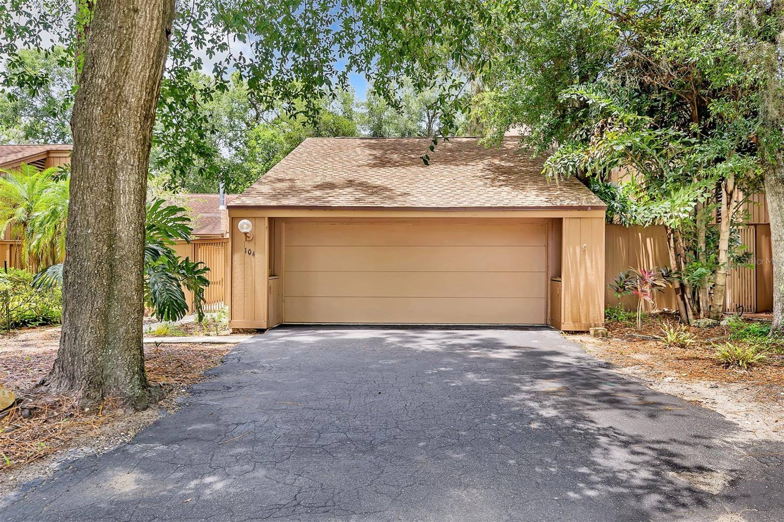 Longwood, FL 32779,104 AUTUMN DR