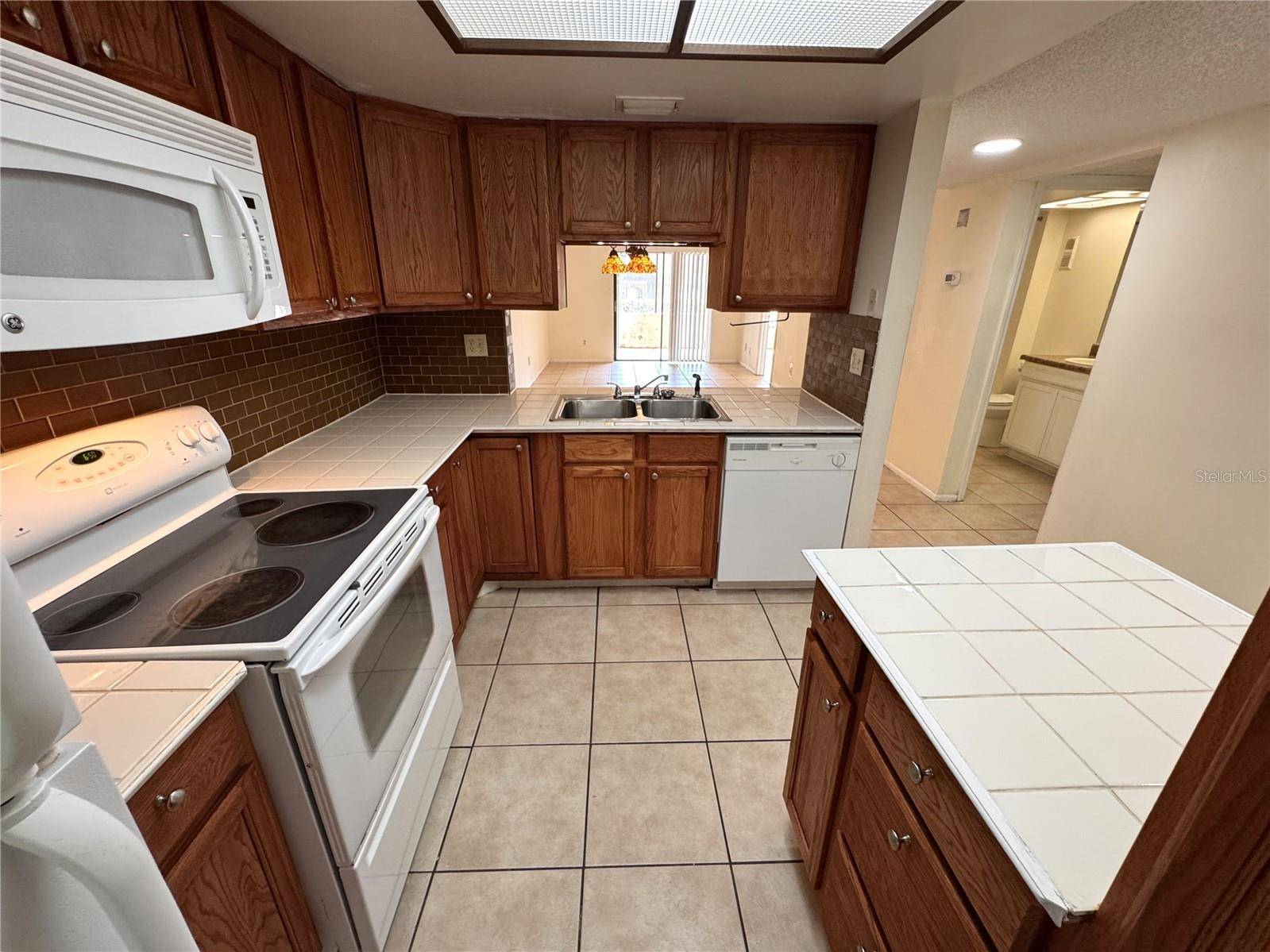 Tampa, FL 33617,4989 PURITAN CIR #O502