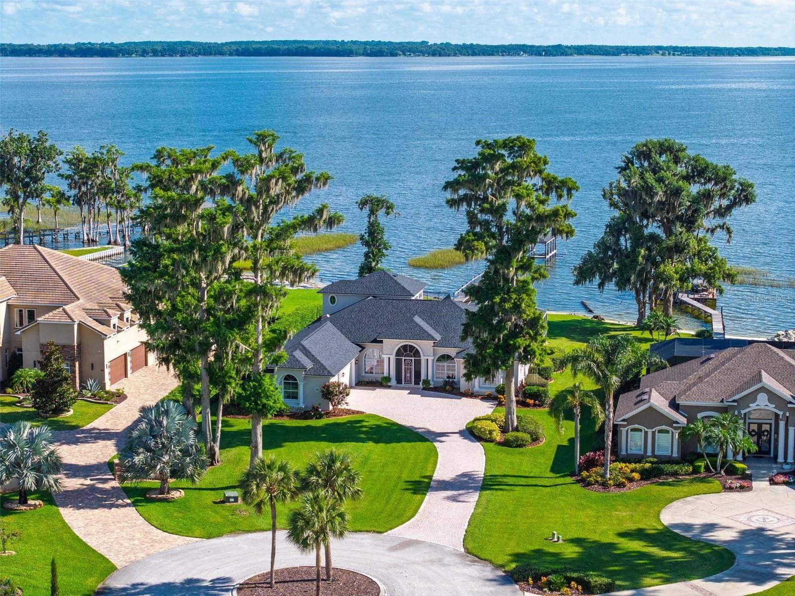 Yalaha, FL 34797,7303 BIRDS NEST CT