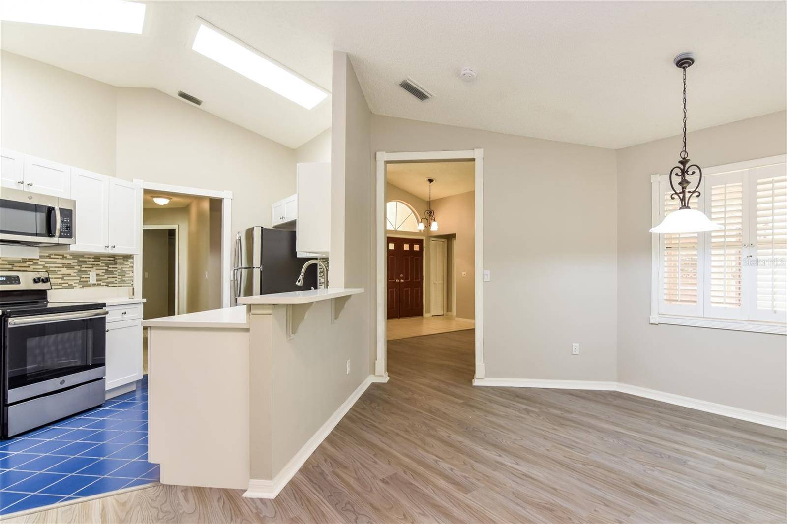 Tarpon Springs, FL 34688,812 CRESTRIDGE DR