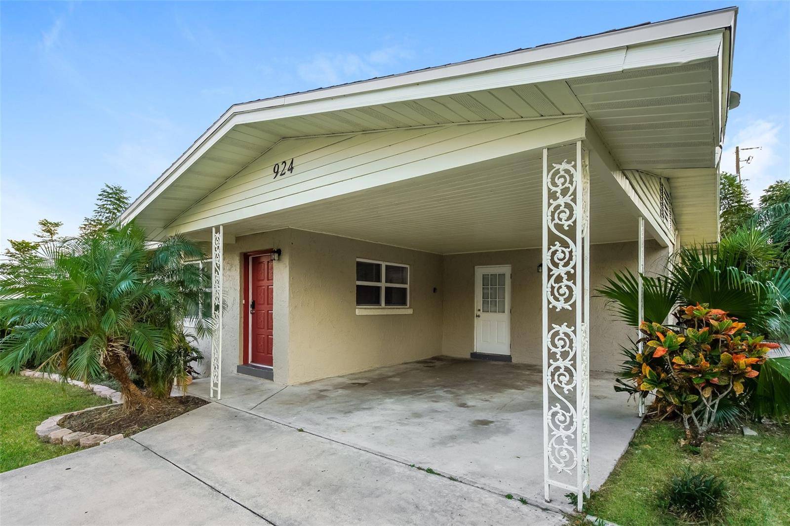 Winter Haven, FL 33880,924 AVENUE T SE