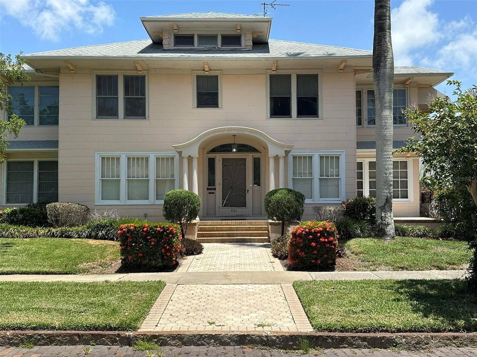 St Petersburg, FL 33704,901 17TH AVE NE