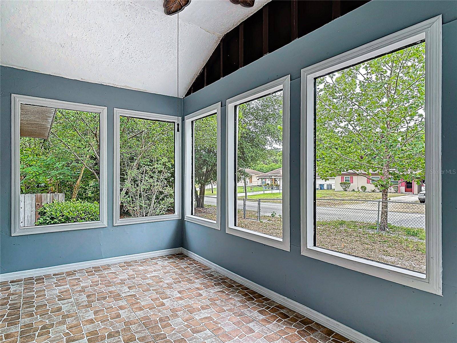 Deland, FL 32720,499 W BERESFORD RD
