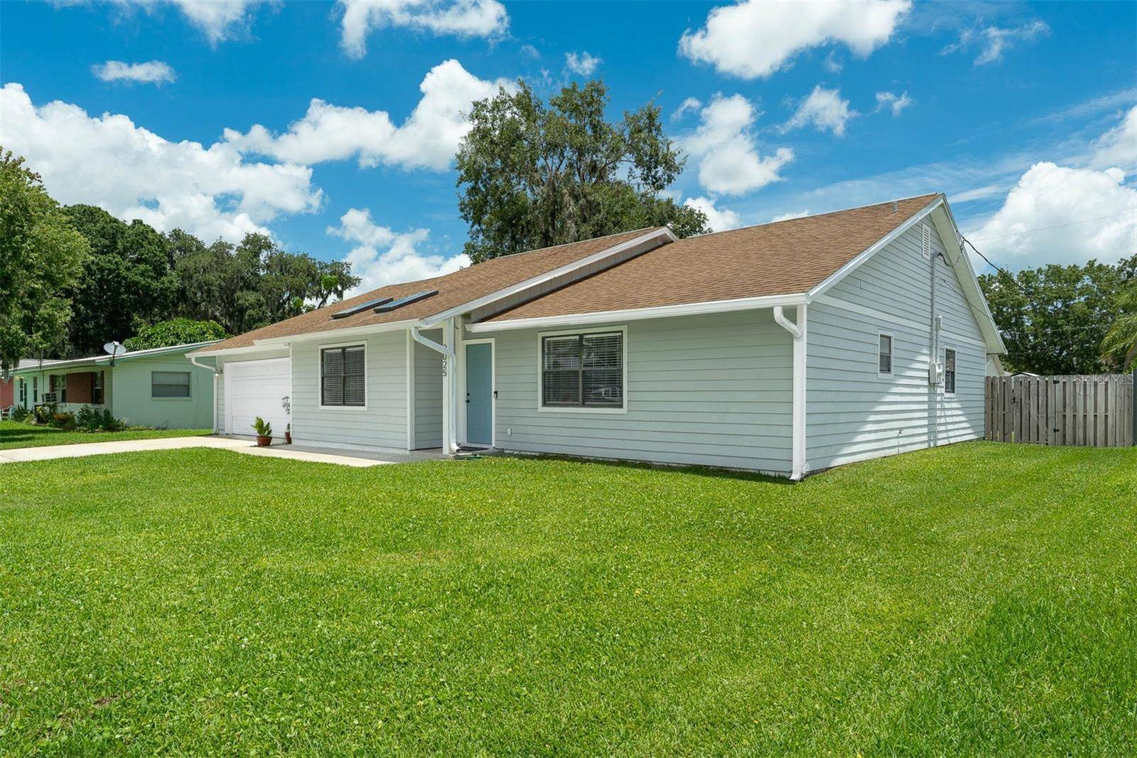 Edgewater, FL 32141,2025 MANGO TREE DR
