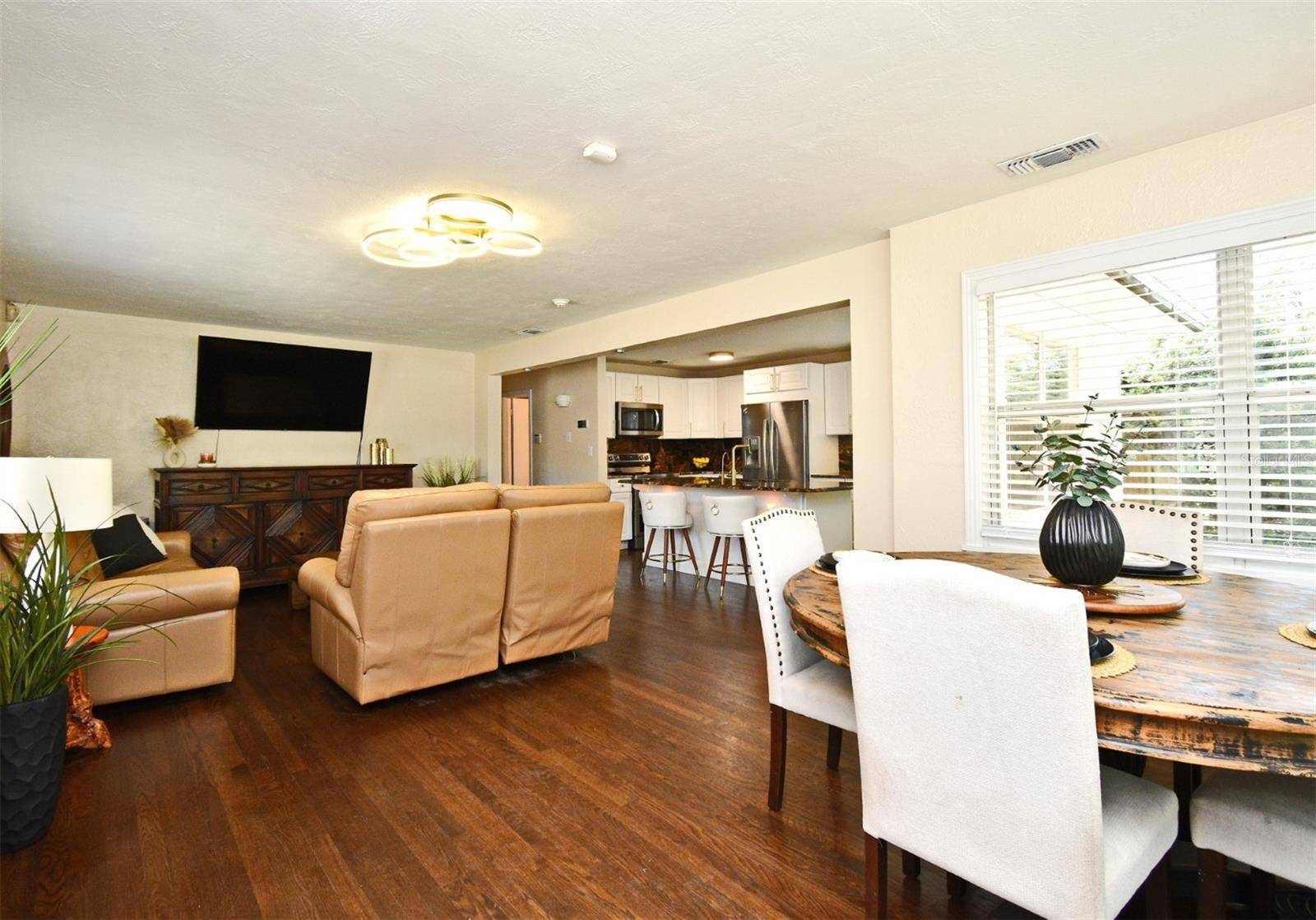 Orlando, FL 32804,110 W PAR ST