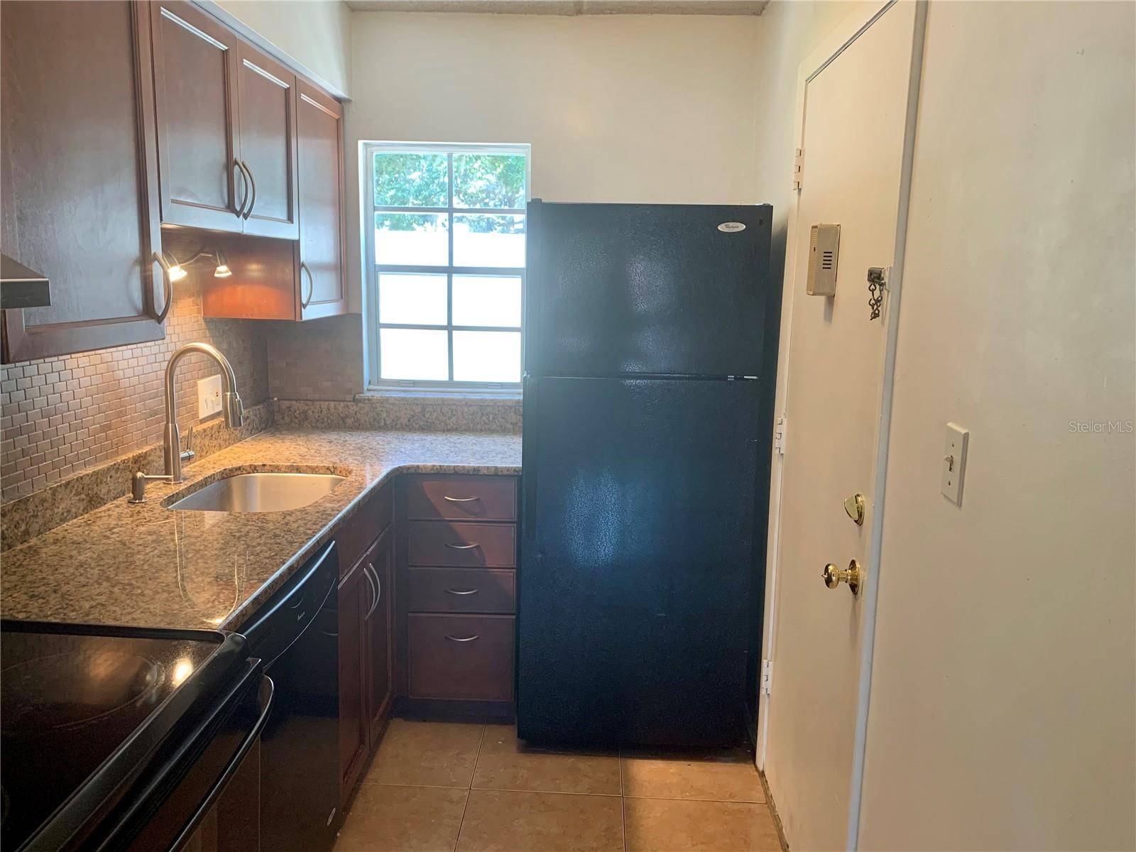 Orlando, FL 32807,525 CONWAY RD #9