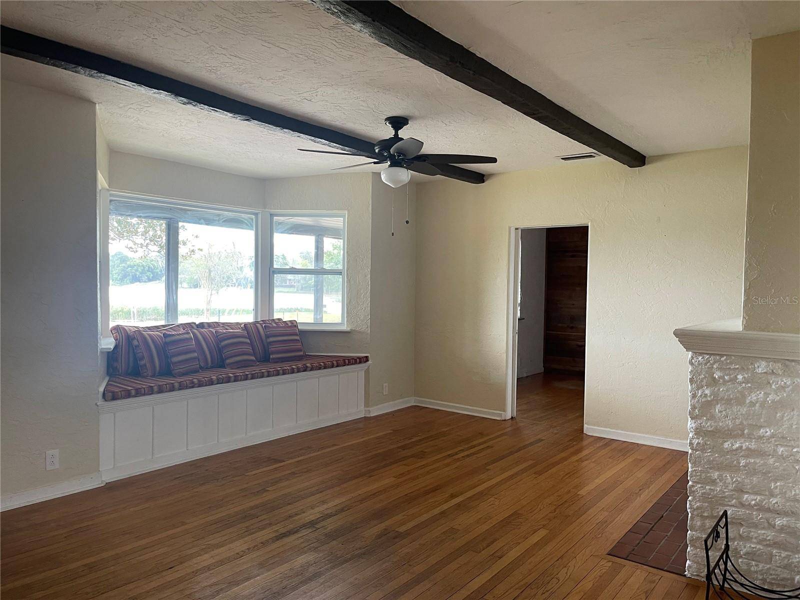 Lake Mary, FL 32746,384 TERRY LN