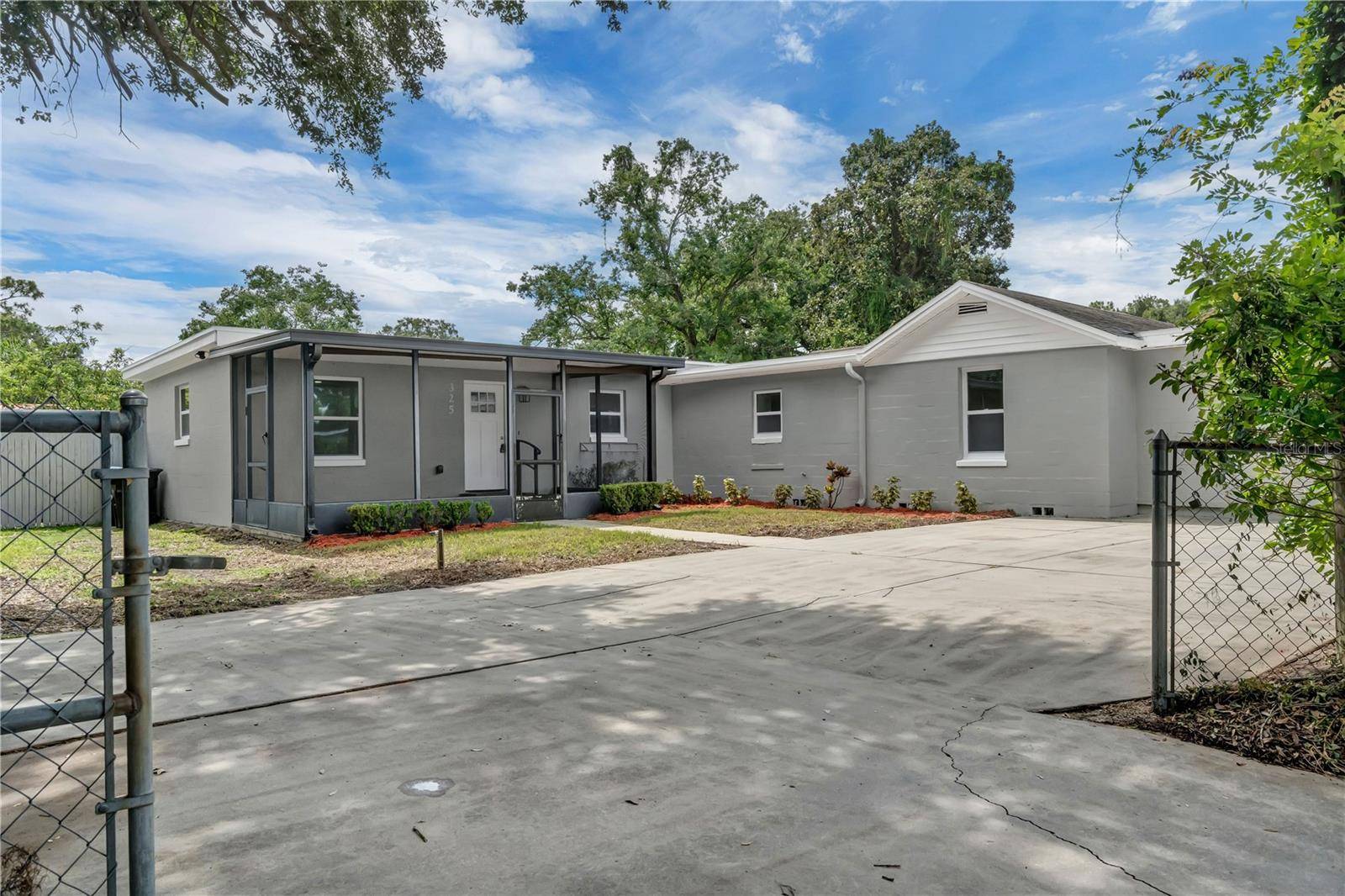 Orlando, FL 32811,325 N PINE HILLS RD