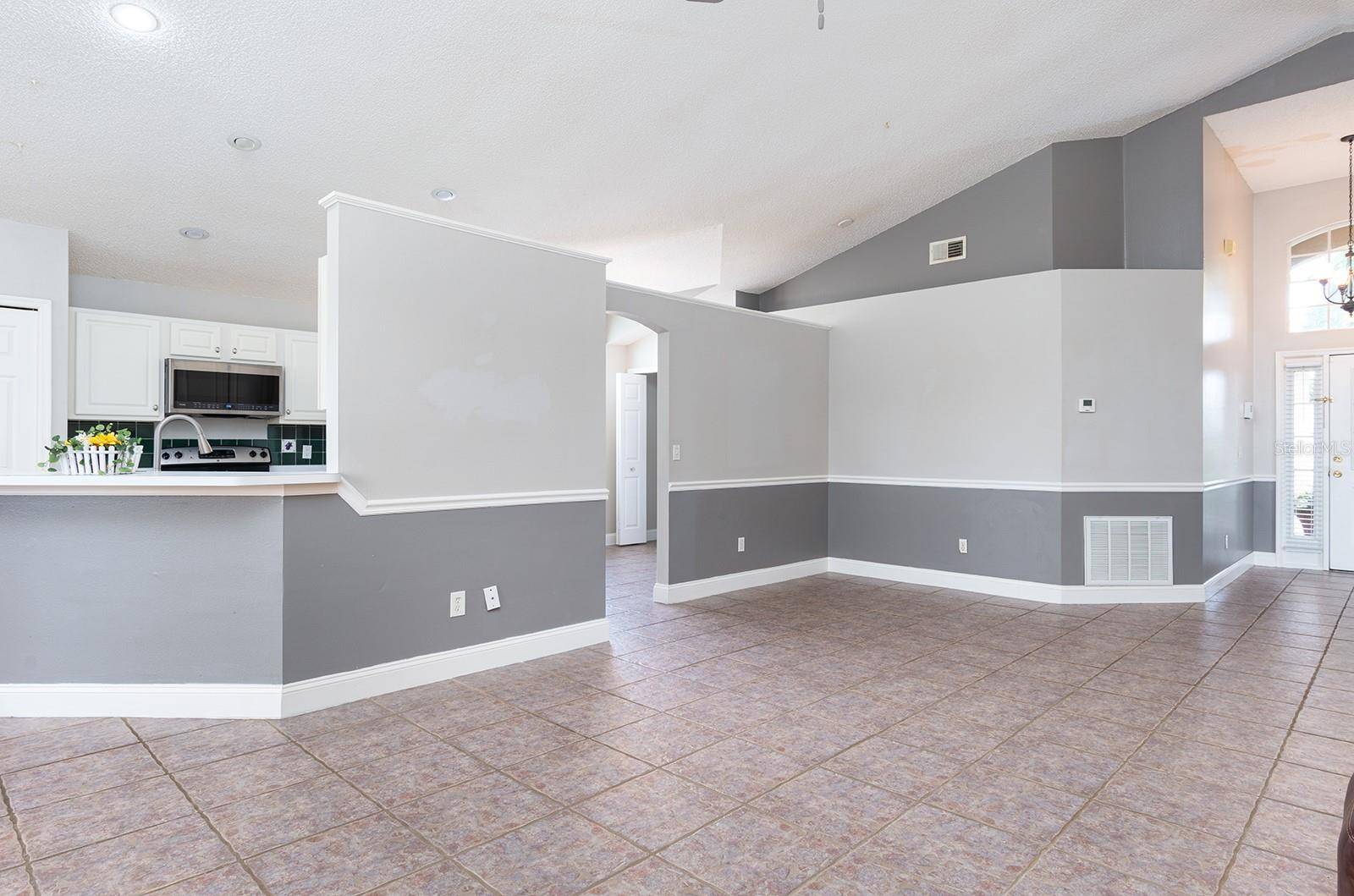Apopka, FL 32712,789 WHITE IVEY CT