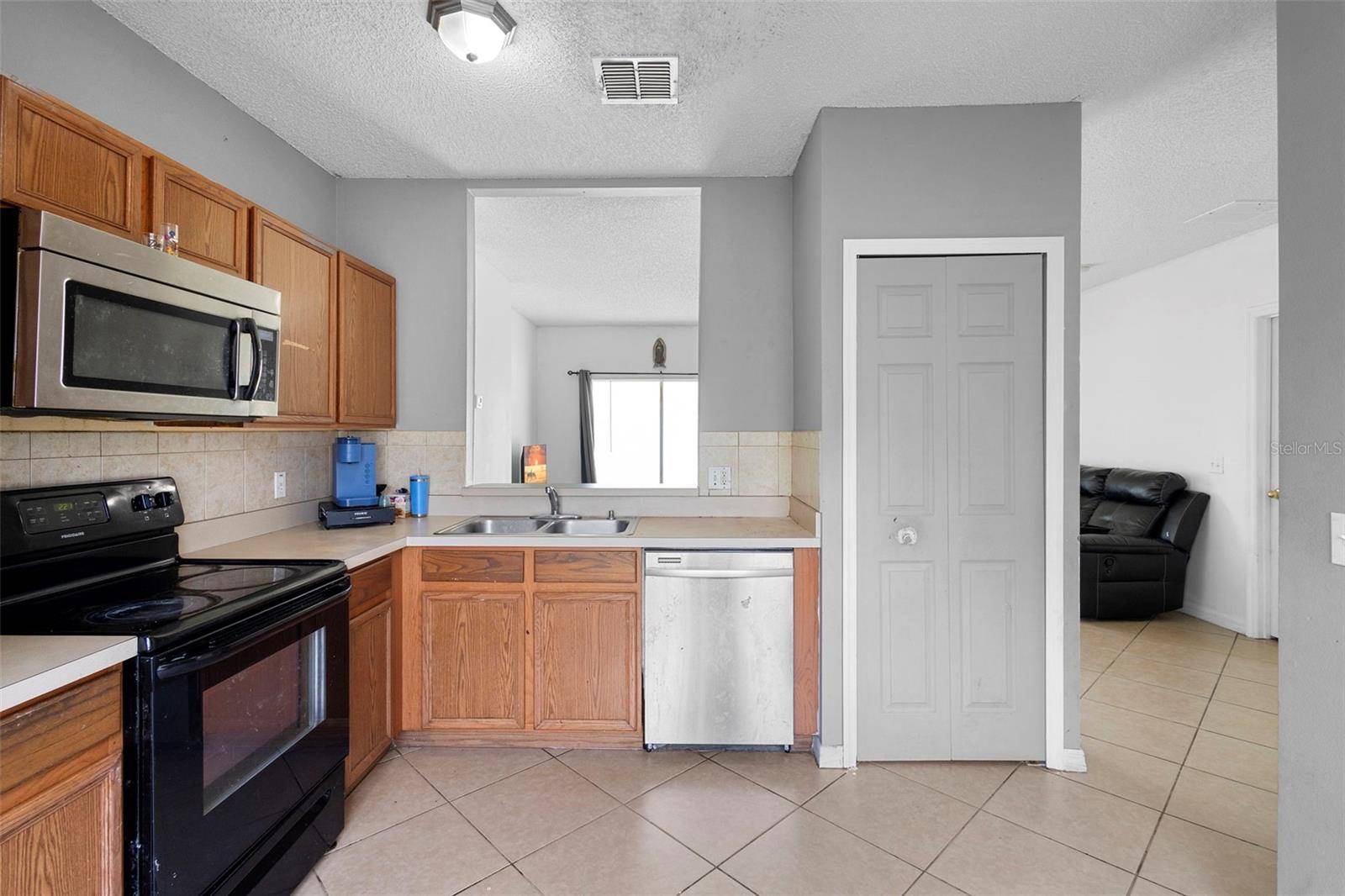 Kissimmee, FL 34758,1040 CANNOCK DR
