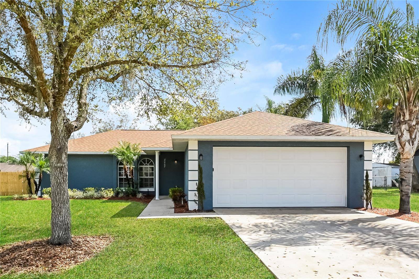 Lakeland, FL 33810,8007 APACHE LN