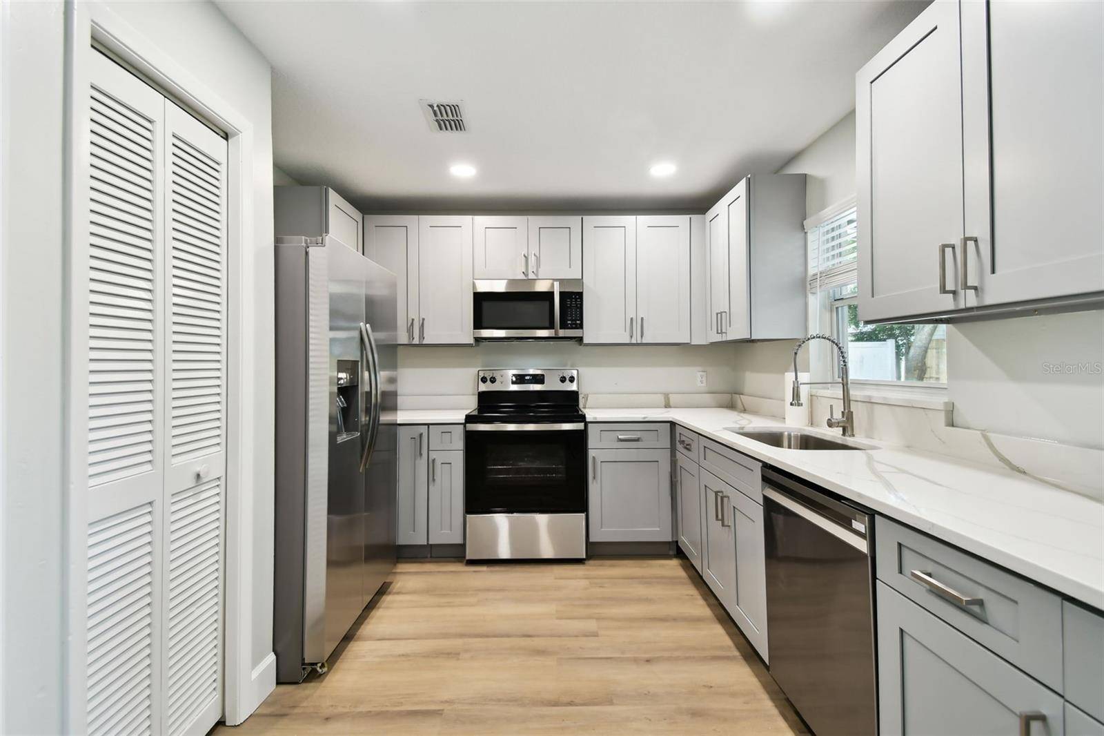 Sanford, FL 32773,100 WOODFIELD CT