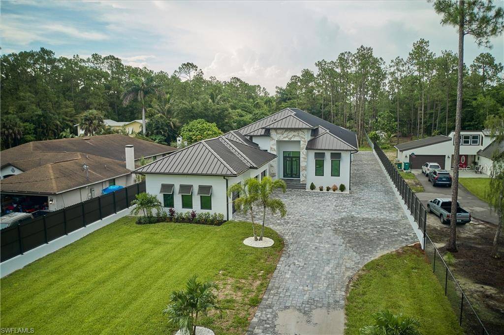 Naples, FL 34119,5847 ENGLISH OAKS LN