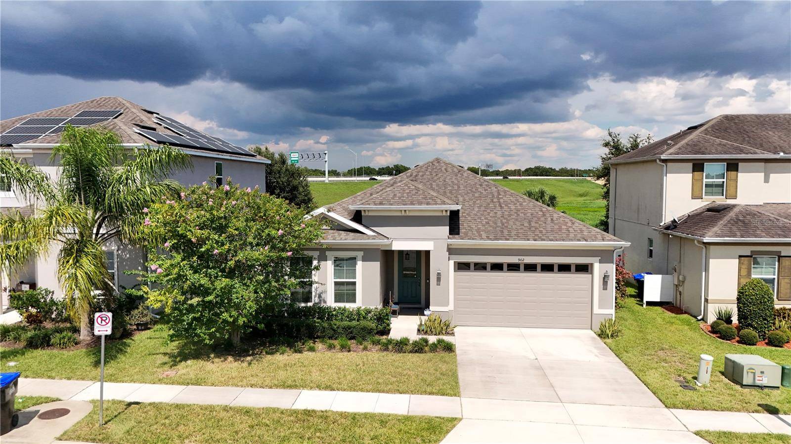 Apopka, FL 32703,902 GRAND HILLTOP DR