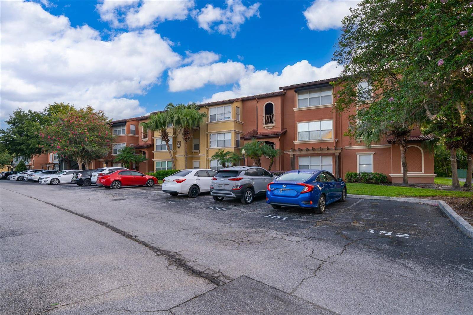 Orlando, FL 32811,5140 CONROY RD #16