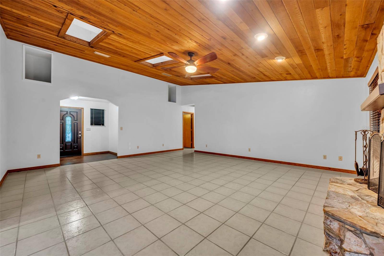 Oviedo, FL 32765,581 TERRACE DR