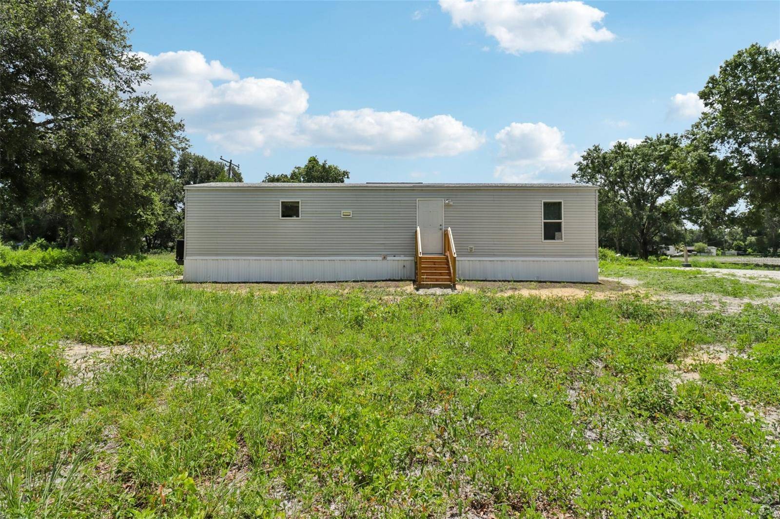 Webster, FL 33597,808 SE 124TH AVE