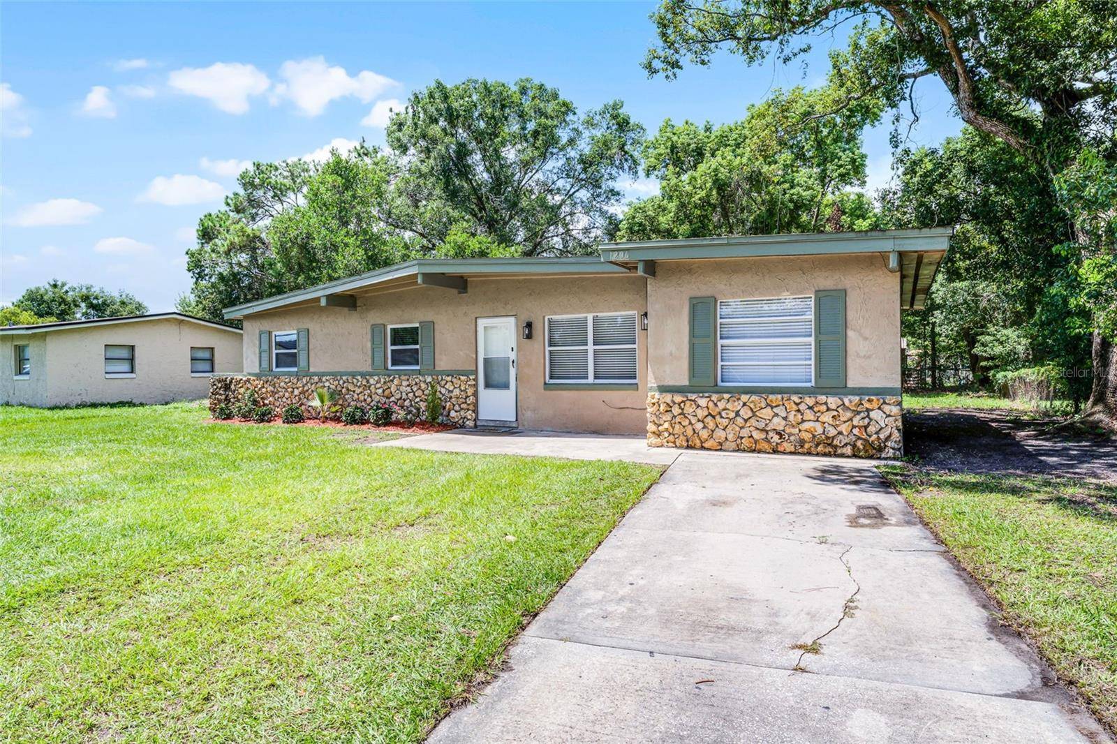 Sanford, FL 32771,1206 W 20TH ST