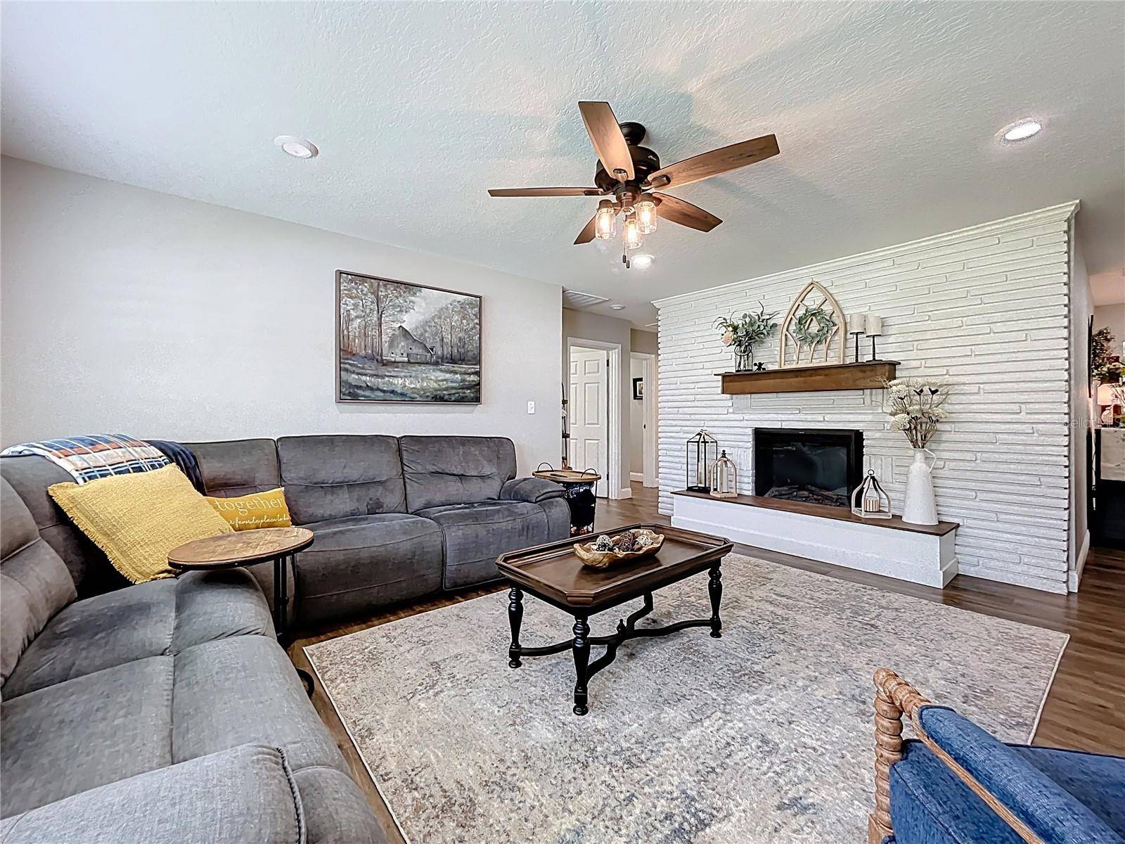 Yalaha, FL 34797,8208 SPRING DR