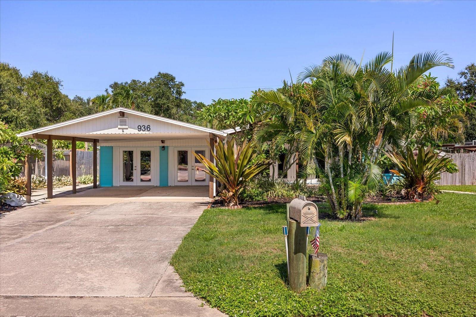 Cocoa Beach, FL 32931,936 SANTA CRUZ RD