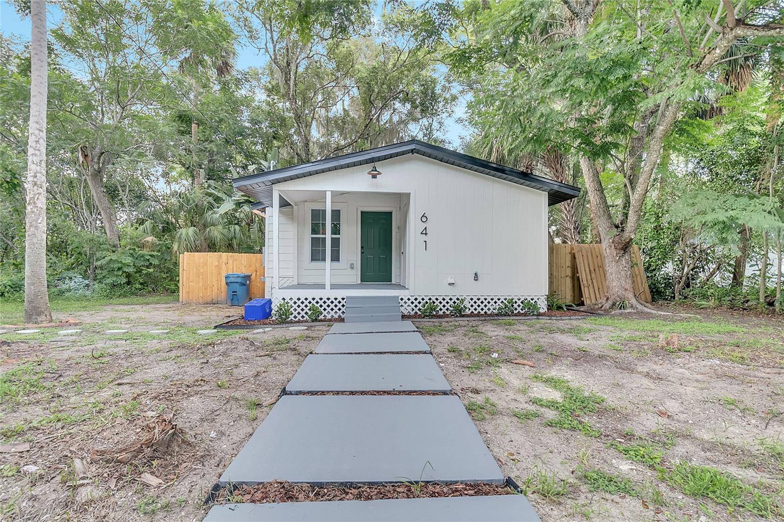 Deland, FL 32720,641 W BERESFORD RD