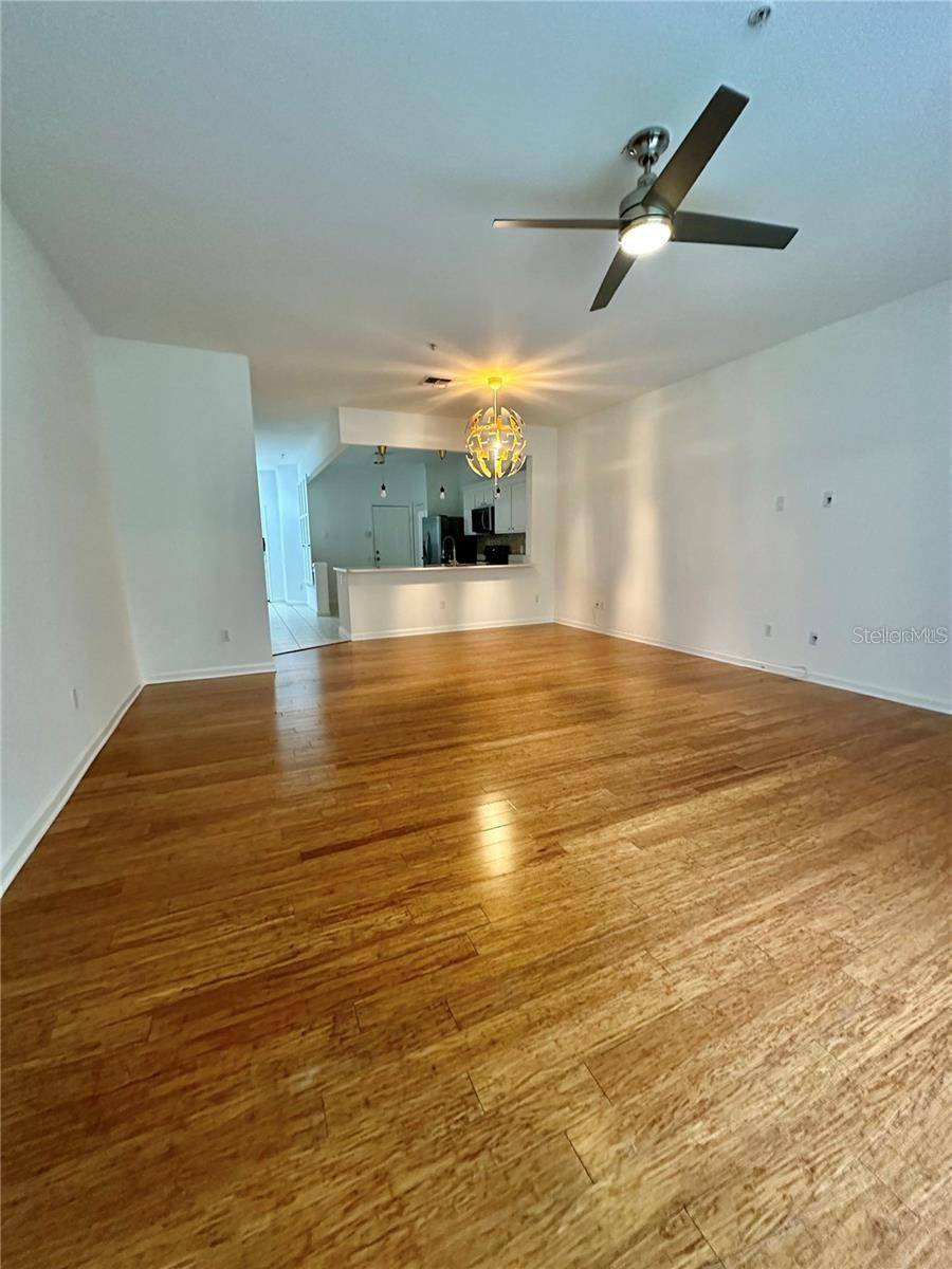 Orlando, FL 32835,6080 TWAIN ST #102