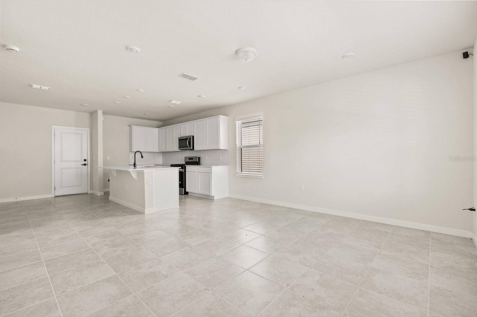 Apopka, FL 32712,4066 FEATHER TREE DR