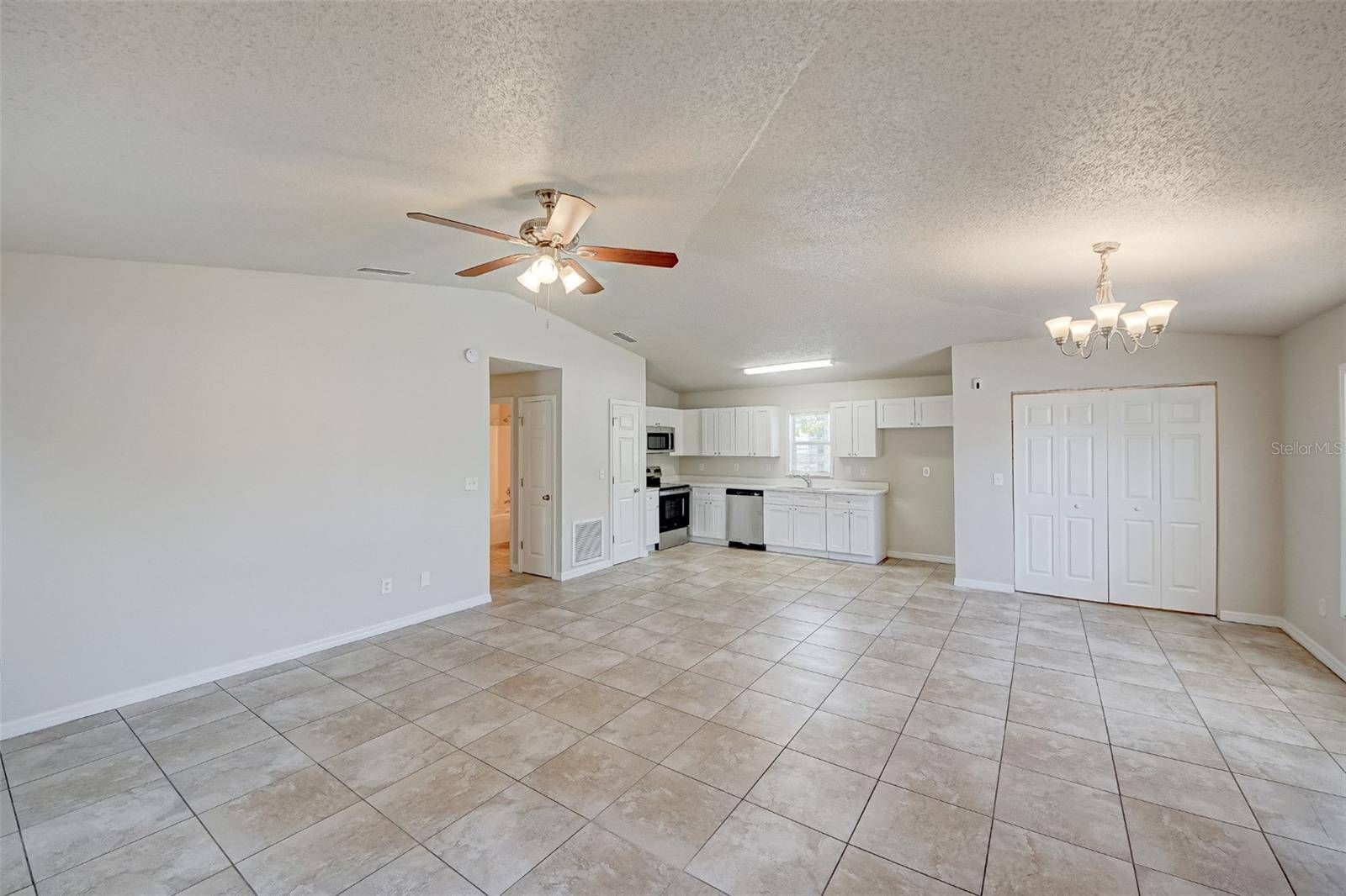 Daytona Beach, FL 32117,824 PINEWOOD ST