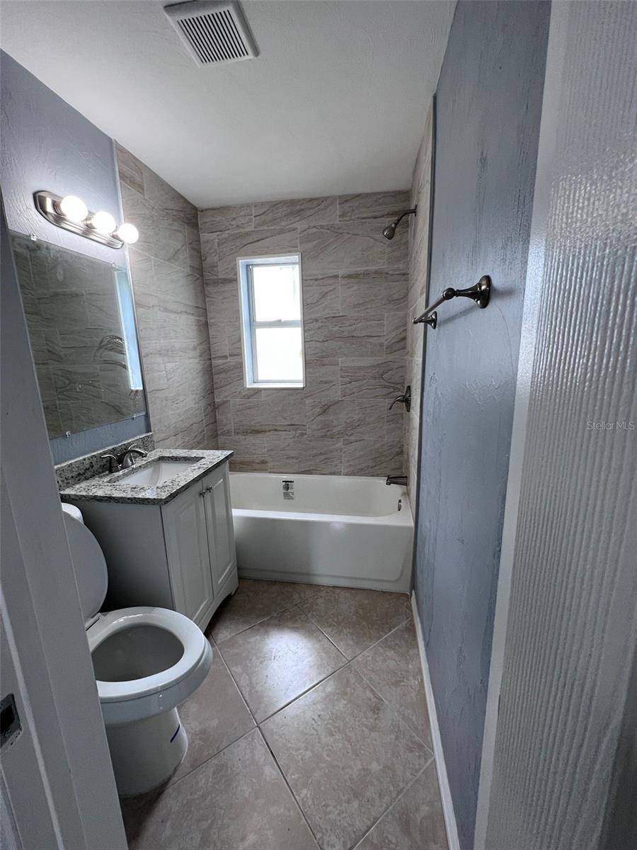 Daytona Beach, FL 32114,618 COLFAX DR