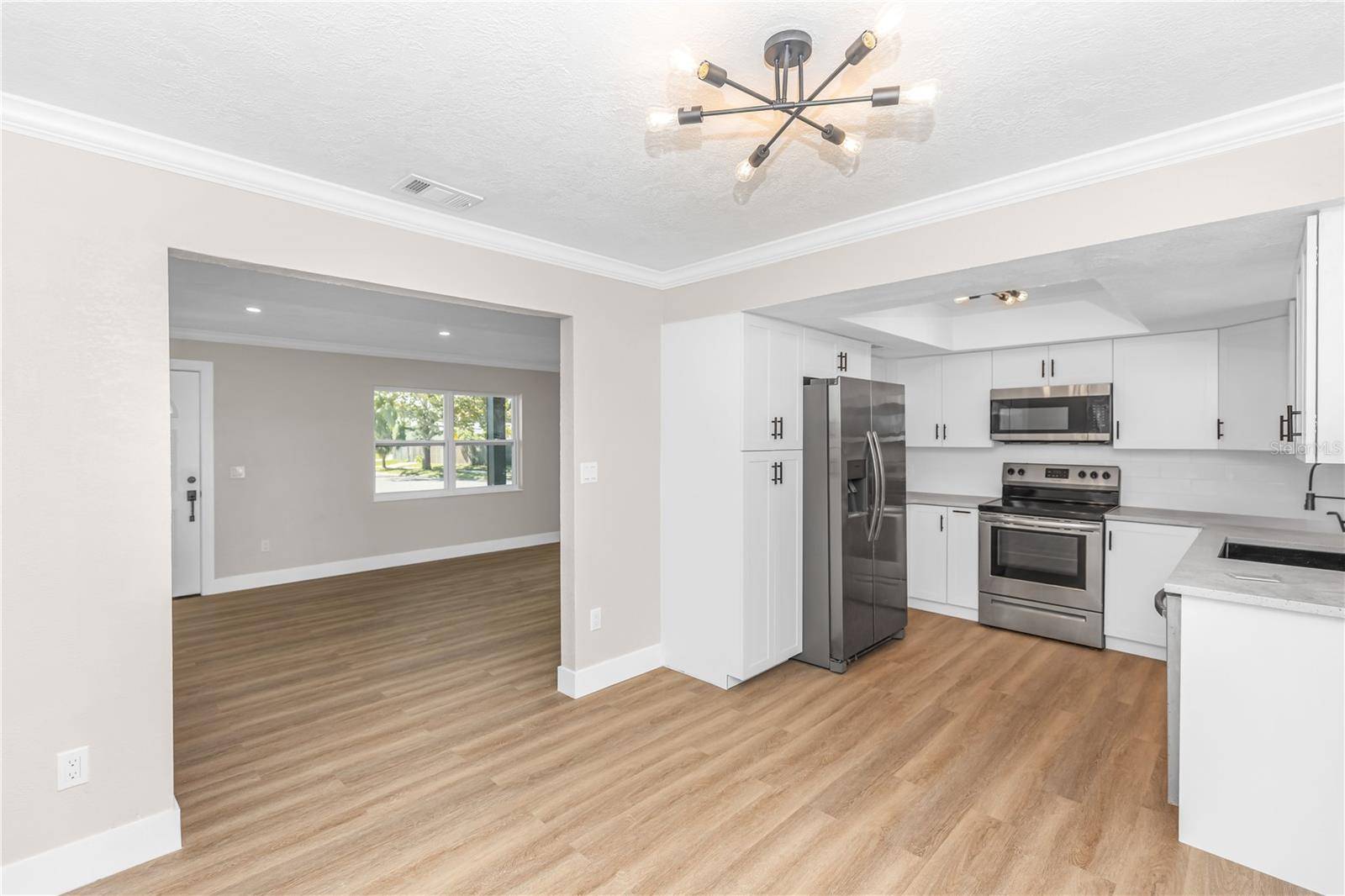 Altamonte Springs, FL 32714,652 MOSS DR