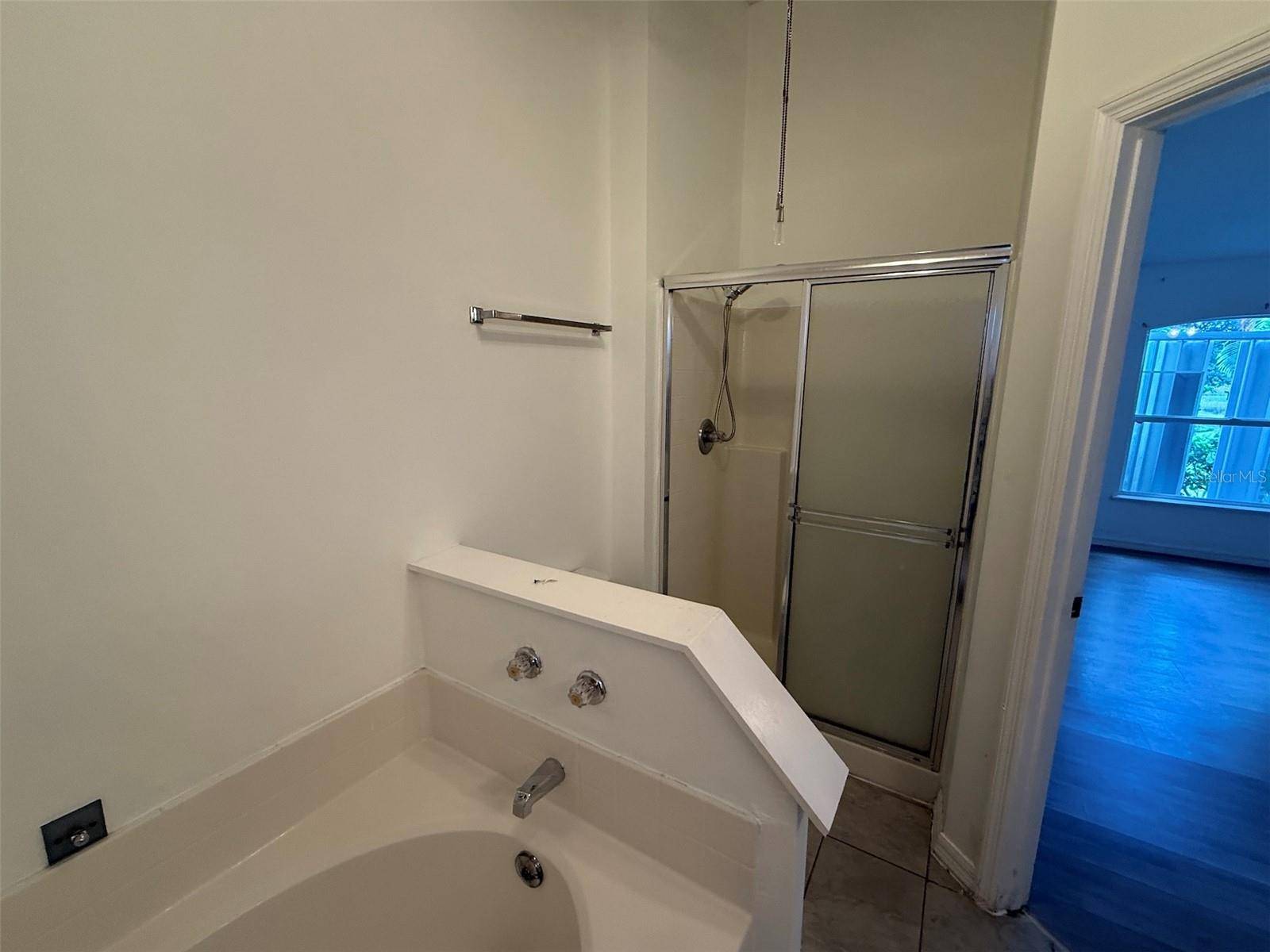 Kissimmee, FL 34758,607 BASINGSTOKE CT