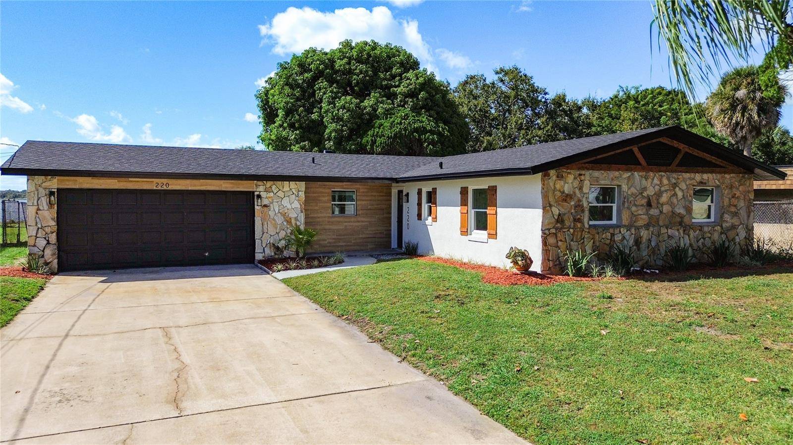 Orlando, FL 32805,220 DOMINO DR