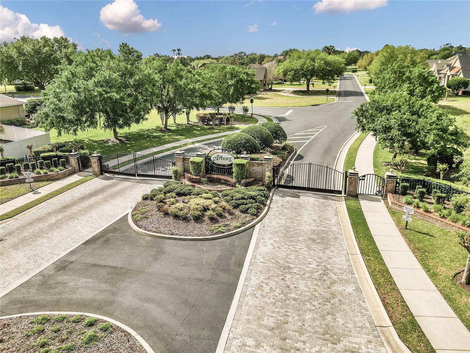 Ocala, FL 34480,4037 SE 40TH ST