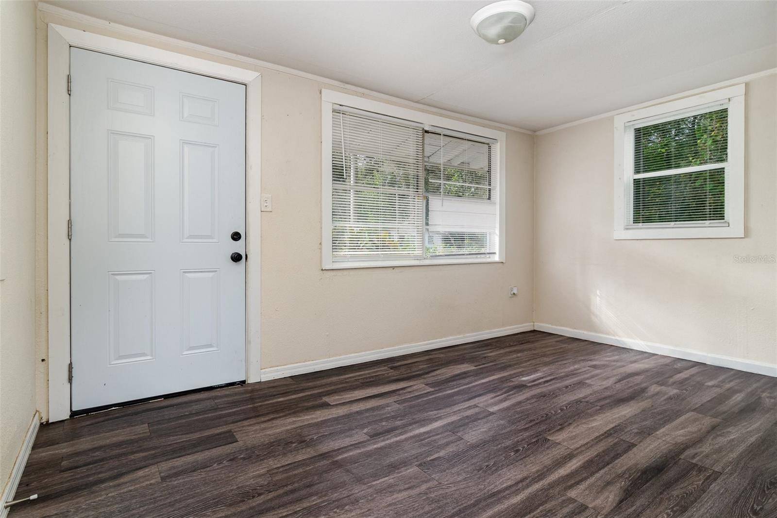 Orlando, FL 32811,5023 COLLEGE DR