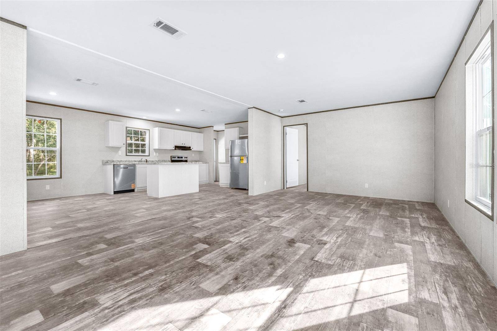 Webster, FL 33597,892 SE 124TH AVE