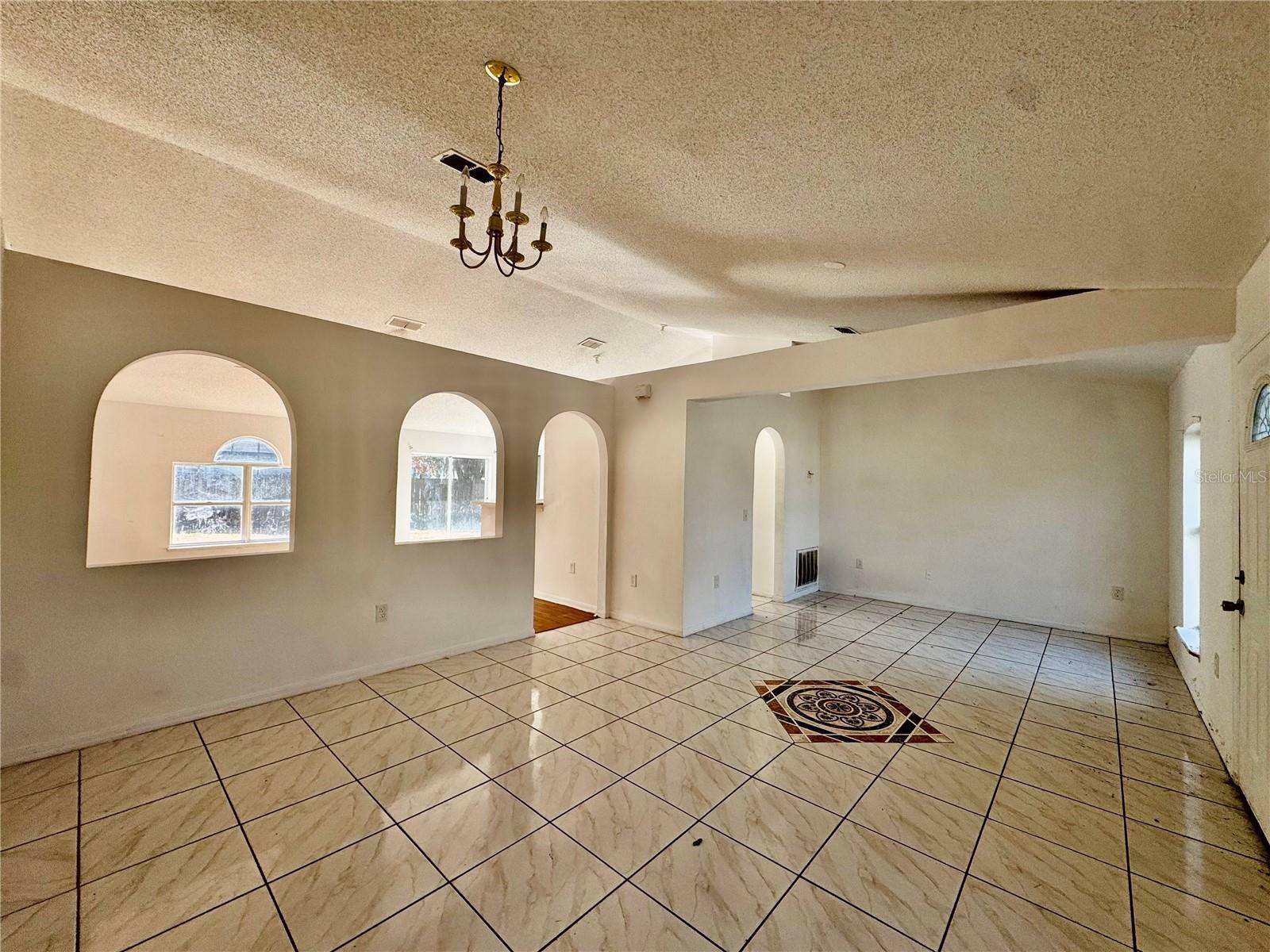 Poinciana, FL 34759,436 DOVE DR