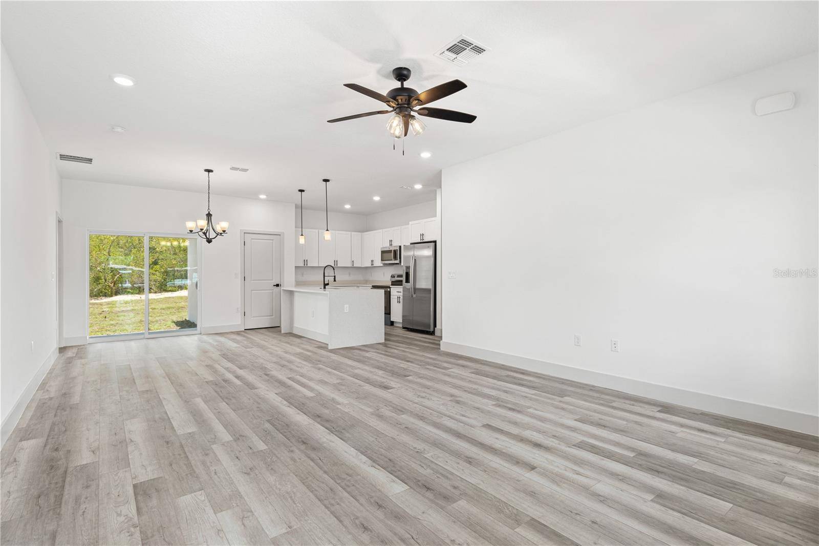 Dunnellon, FL 34431,1398 SW BREEZY POINT DR