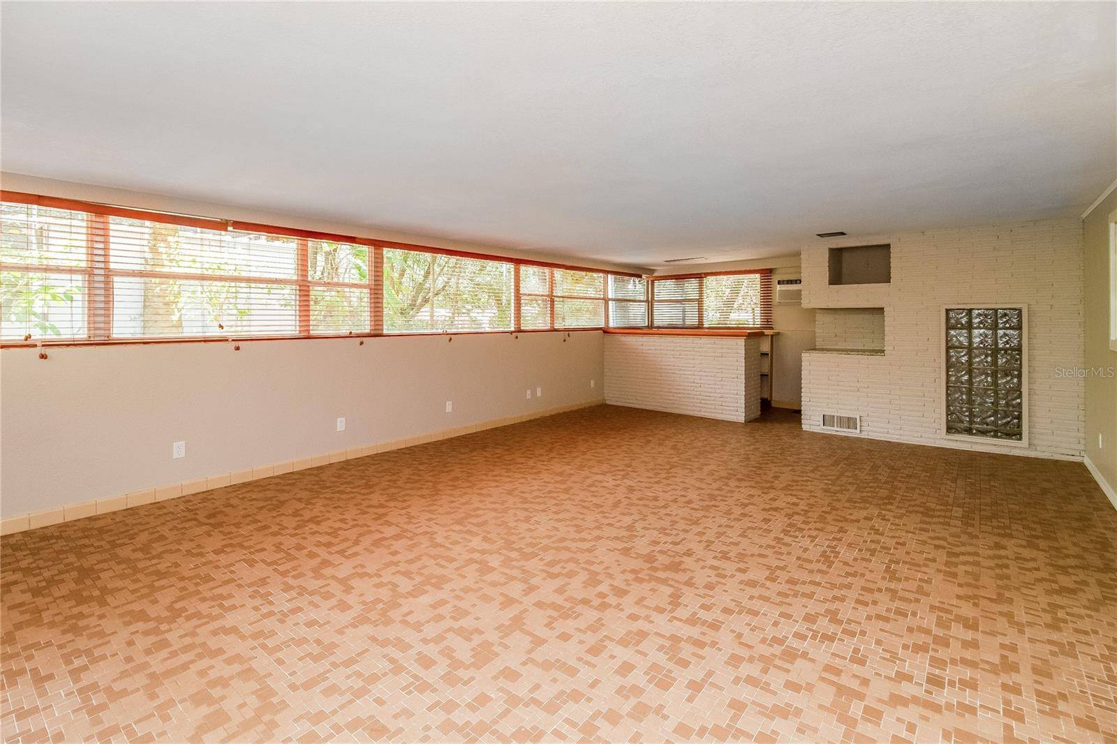 Altamonte Springs, FL 32714,1197 W LAKEVIEW CIR